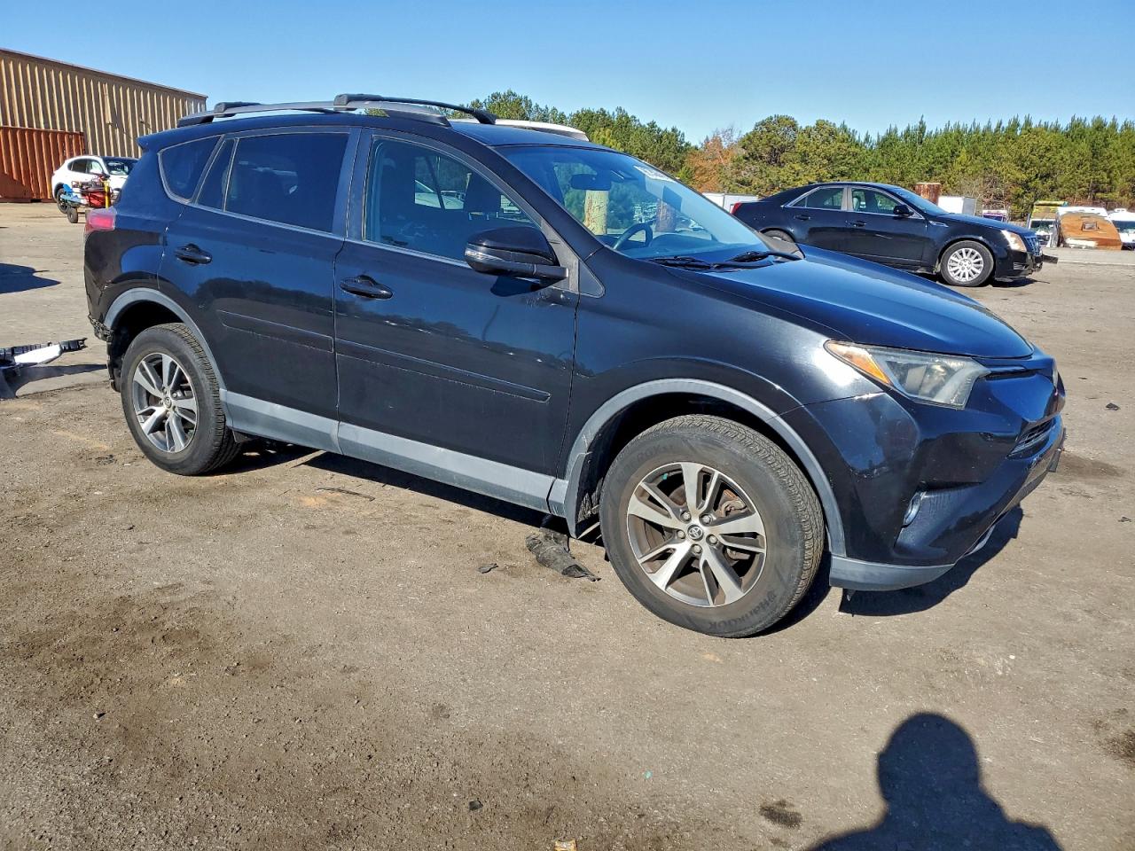 2017 TOYOTA RAV4 XLE photo 4