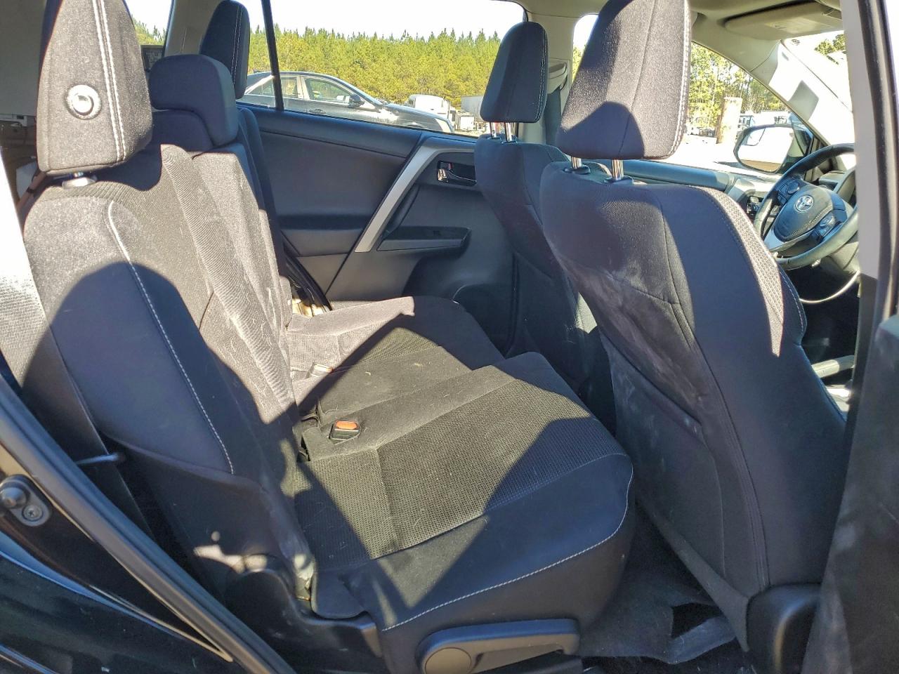2017 TOYOTA RAV4 XLE photo 10