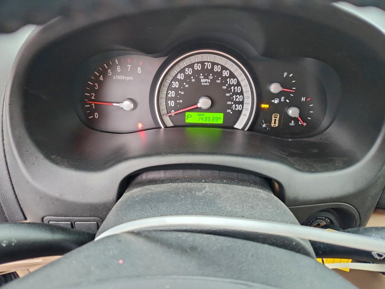 2007 HYUNDAI ENTOURAGE GLS photo 9