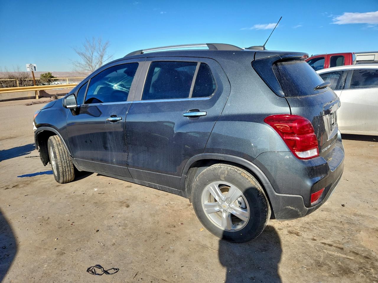 2018 CHEVROLET TRAX 1LT photo 2