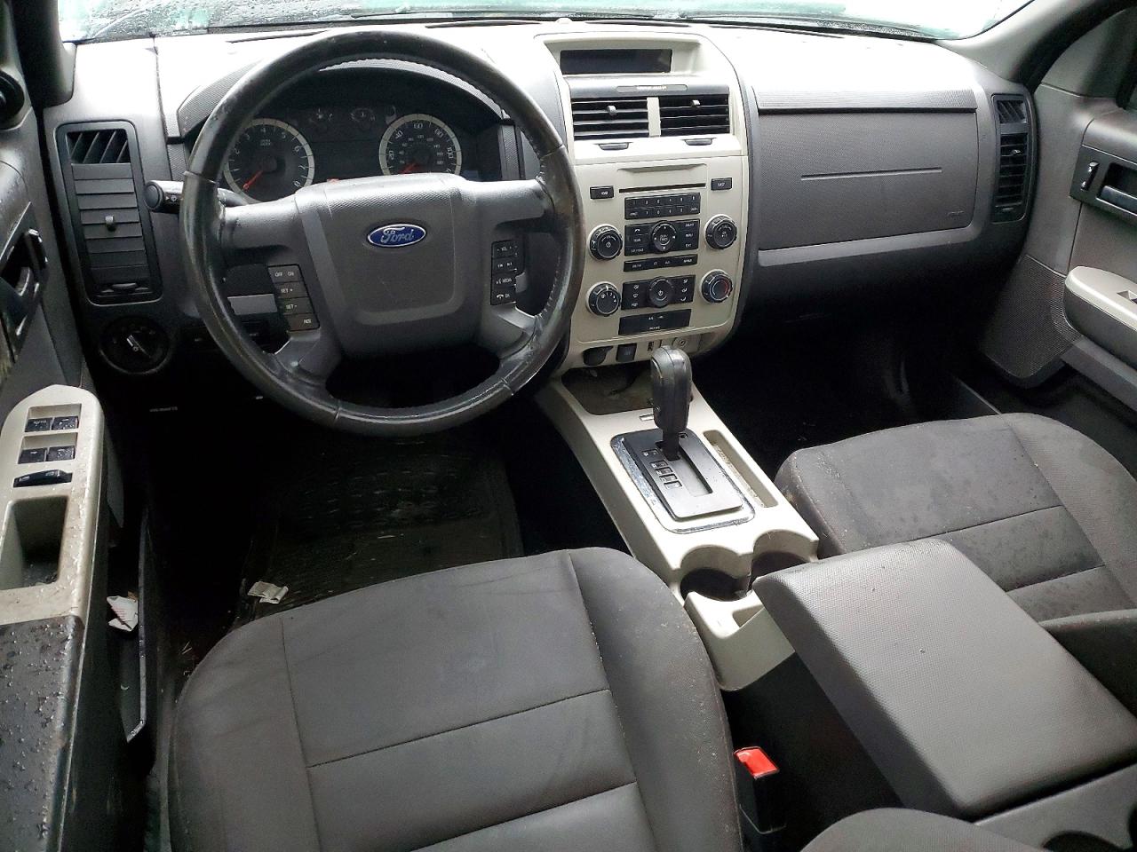 2011 FORD ESCAPE XLT photo 8