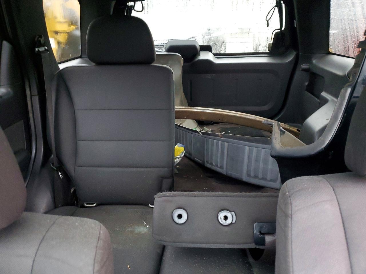 2011 FORD ESCAPE XLT photo 10