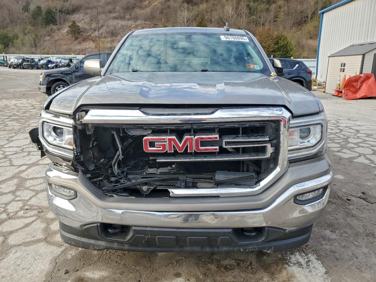 2017 GMC SIERRA K1500 SLE photo 5