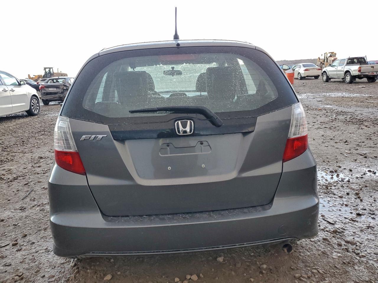 2013 HONDA FIT photo 6