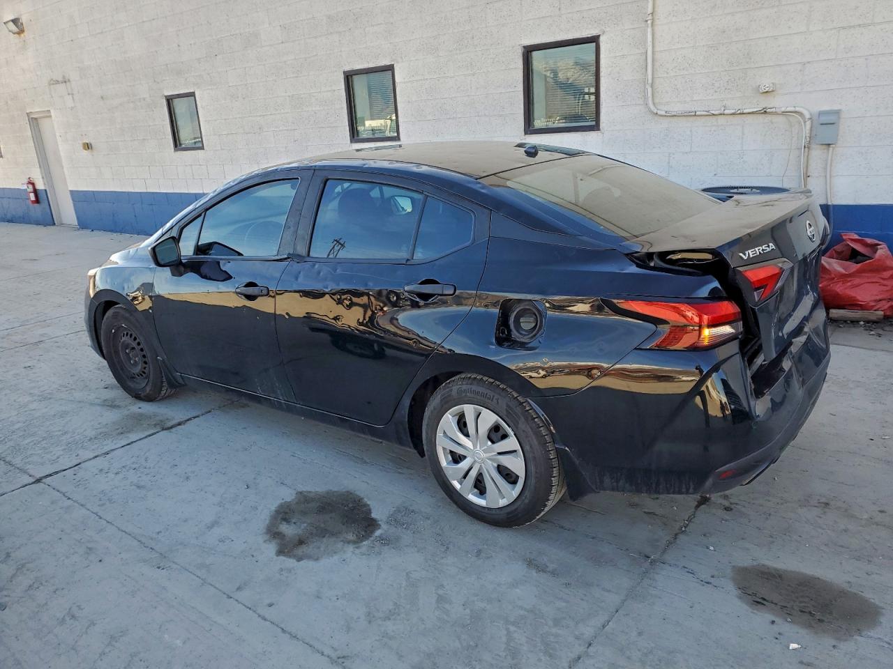 2020 NISSAN VERSA S photo 2