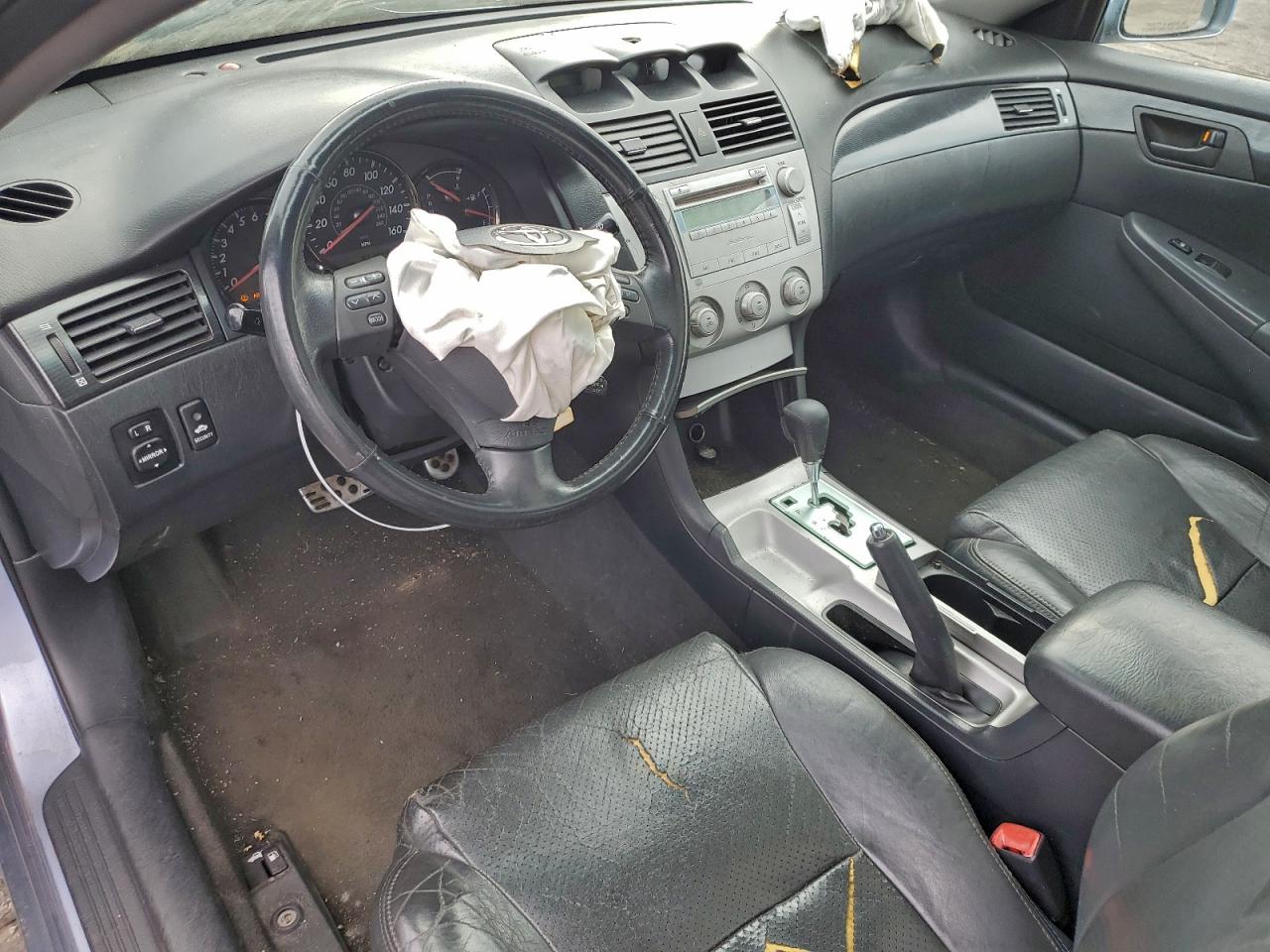 2004 TOYOTA CAMRY SOLARA SE photo 8