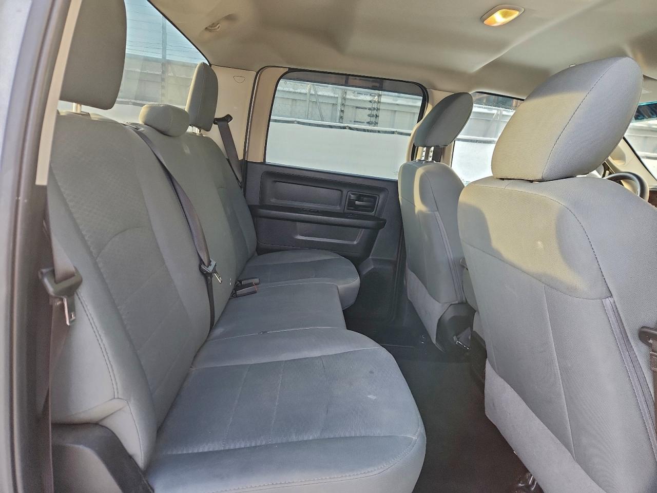 2018 RAM 1500 ST photo 10