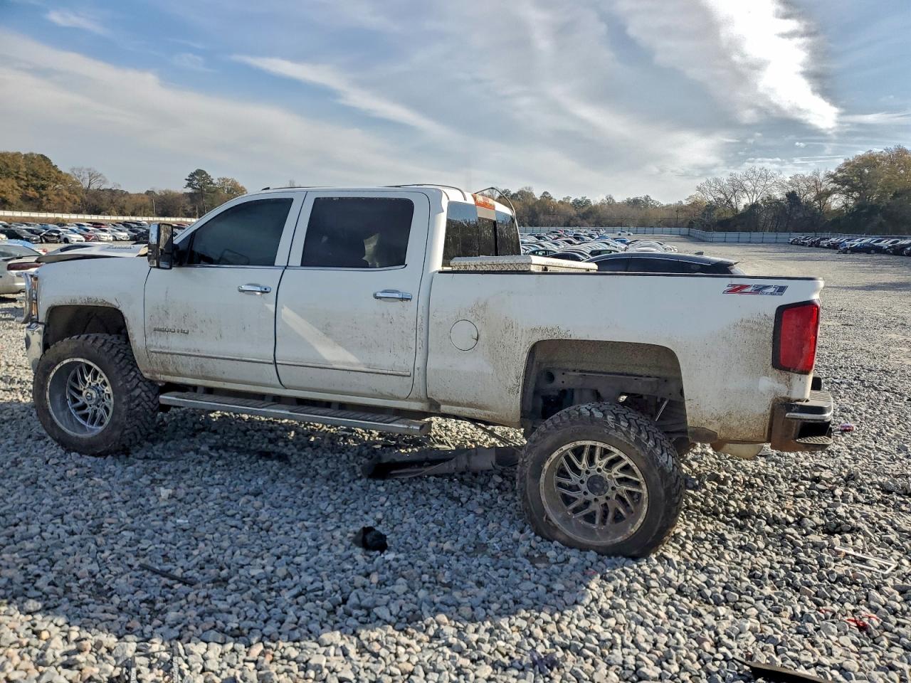 2017 CHEVROLET SILVERADO K2500 HEAVY DUTY LTZ photo 4