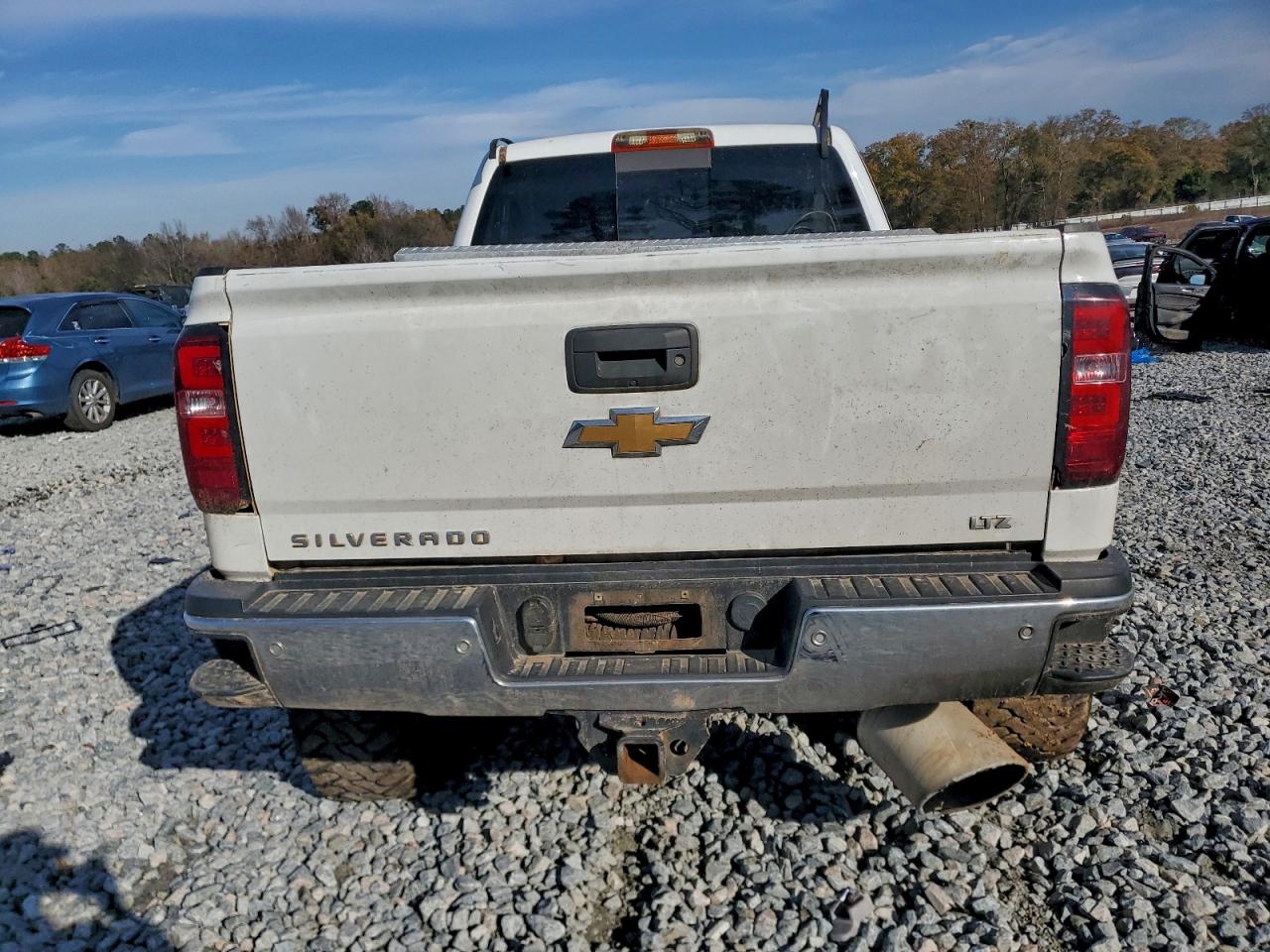 2017 CHEVROLET SILVERADO K2500 HEAVY DUTY LTZ photo 16