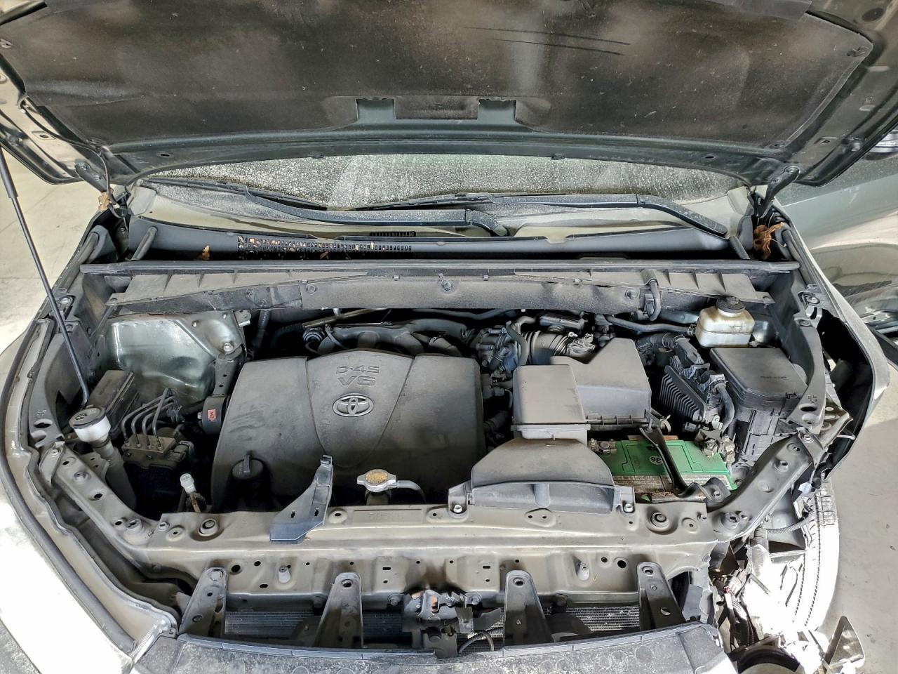 2017 TOYOTA HIGHLANDER SE photo 12