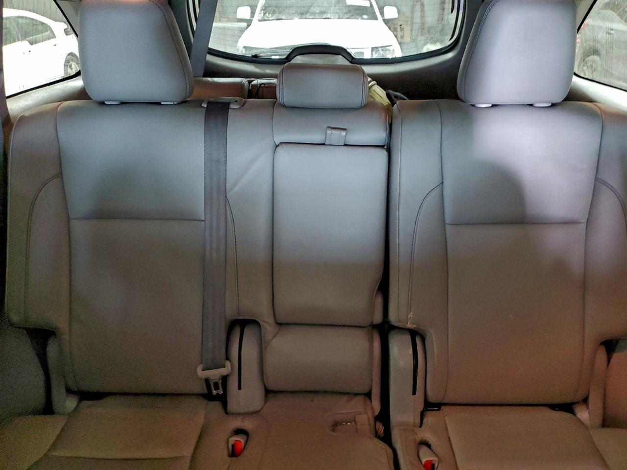 2017 TOYOTA HIGHLANDER SE photo 10