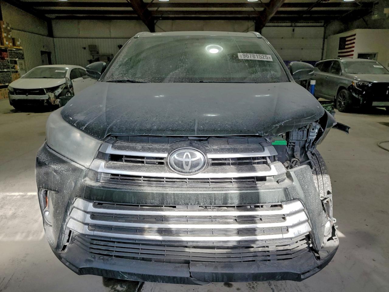 2017 TOYOTA HIGHLANDER SE photo 5
