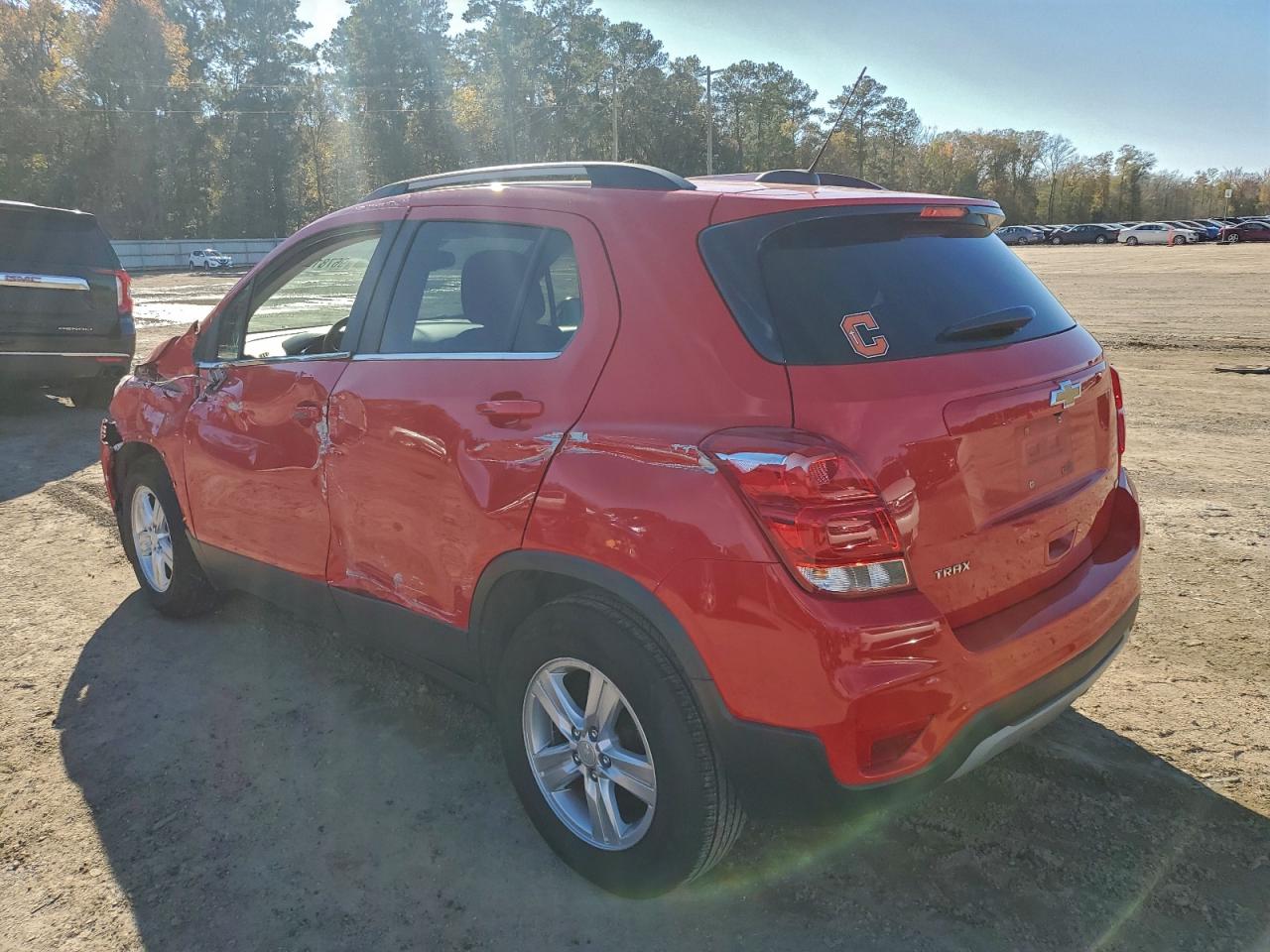 2020 CHEVROLET TRAX 1LT photo 2