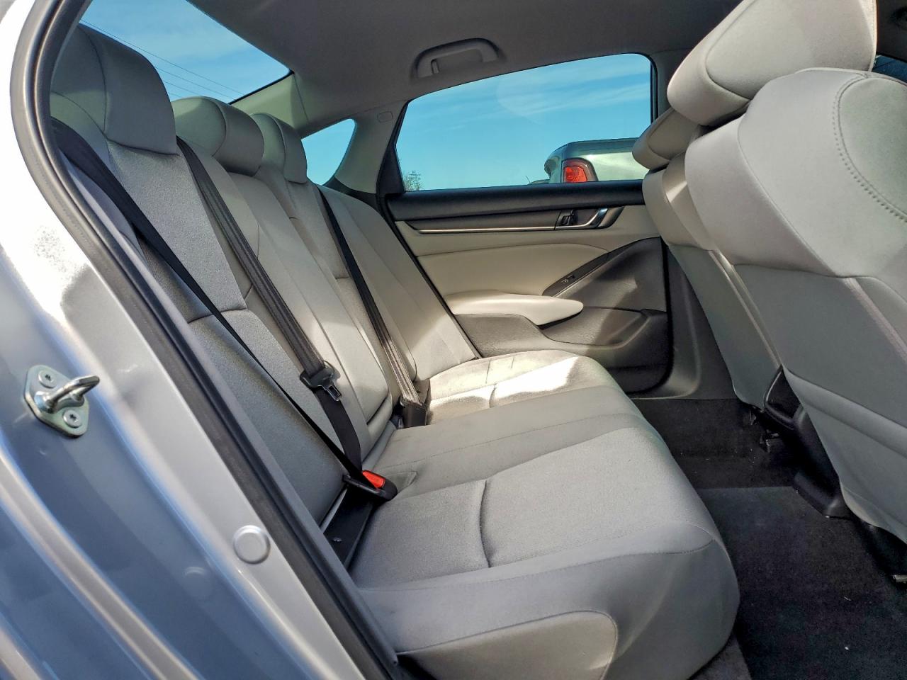 2020 HONDA ACCORD LX photo 10