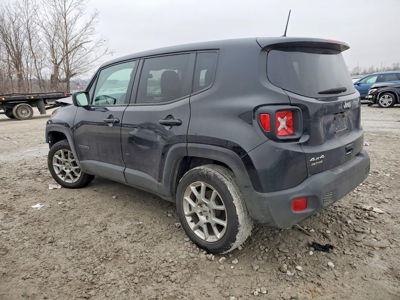 2023 JEEP RENEGADE LATITUDE photo 2