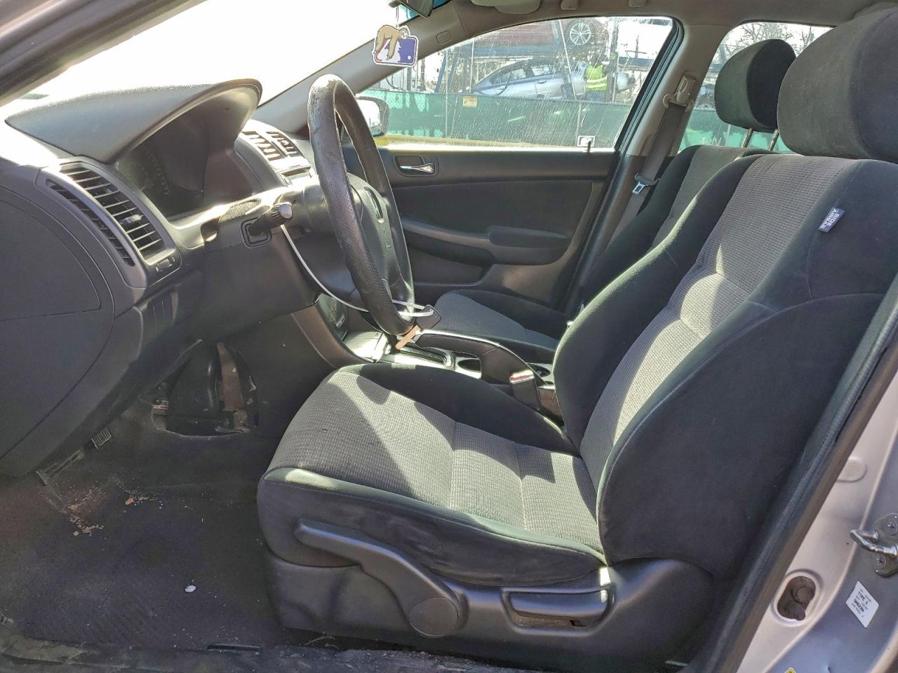 2005 HONDA ACCORD LX photo 7
