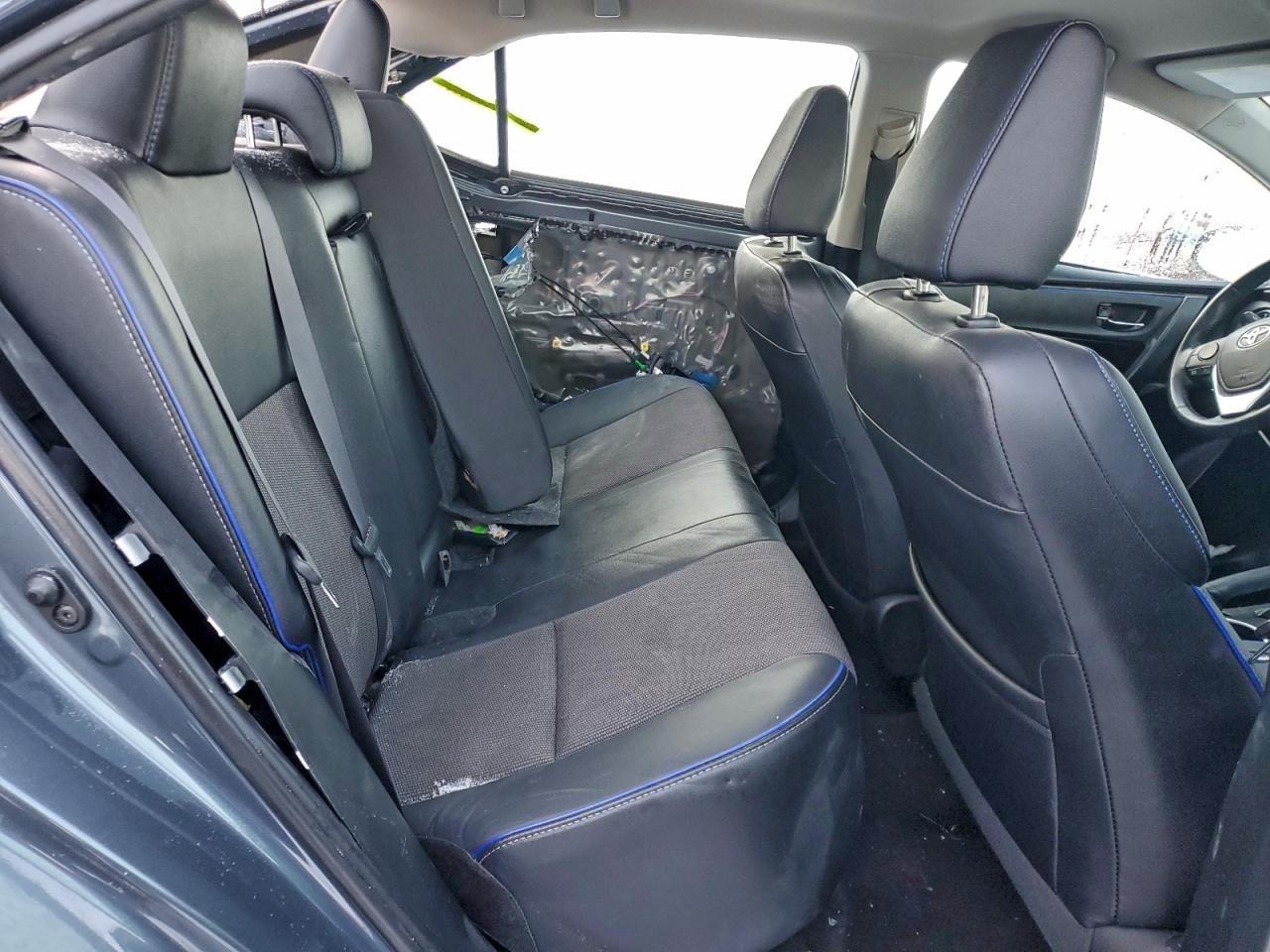 2018 TOYOTA COROLLA L photo 10