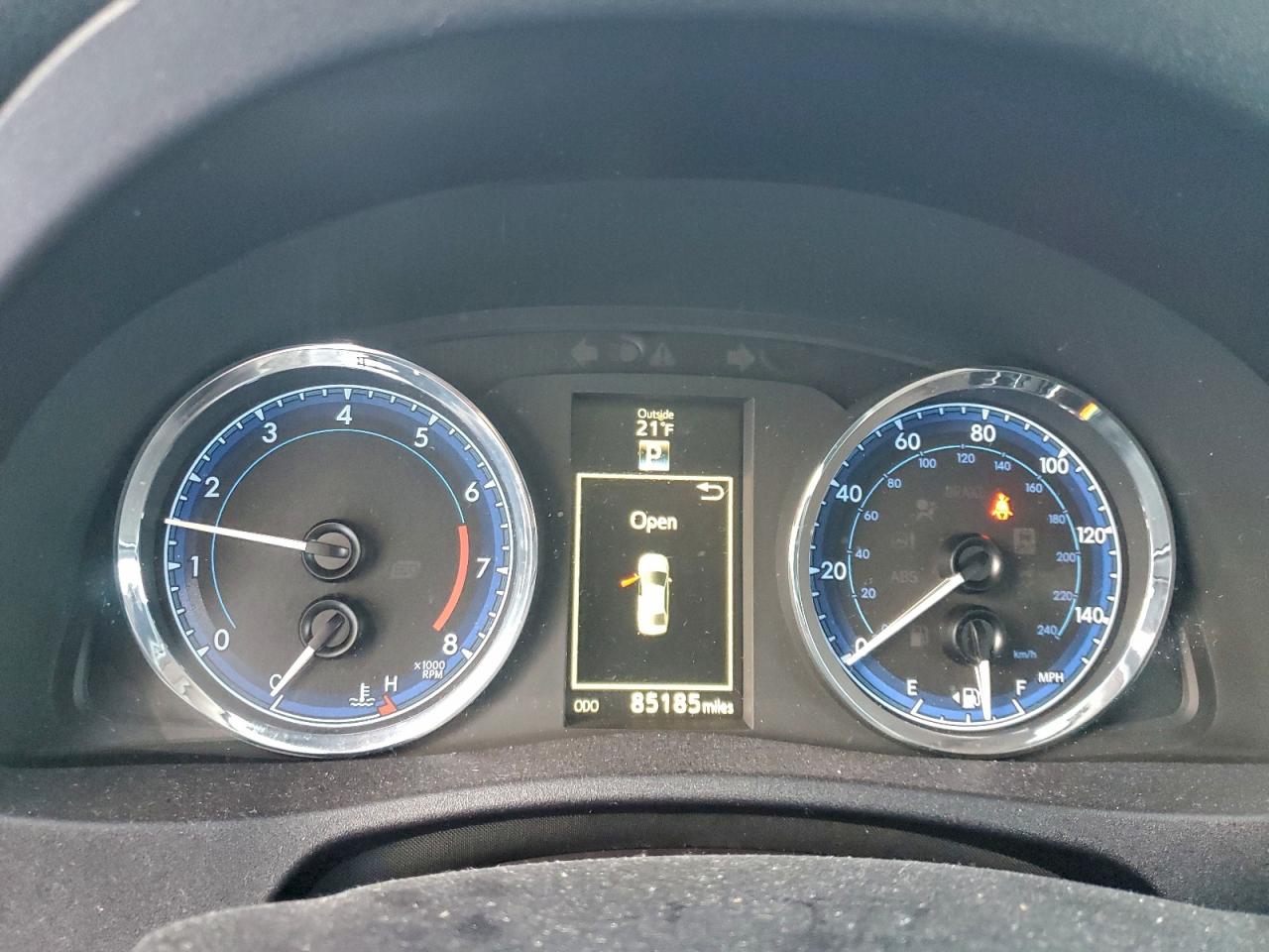 2018 TOYOTA COROLLA L photo 9