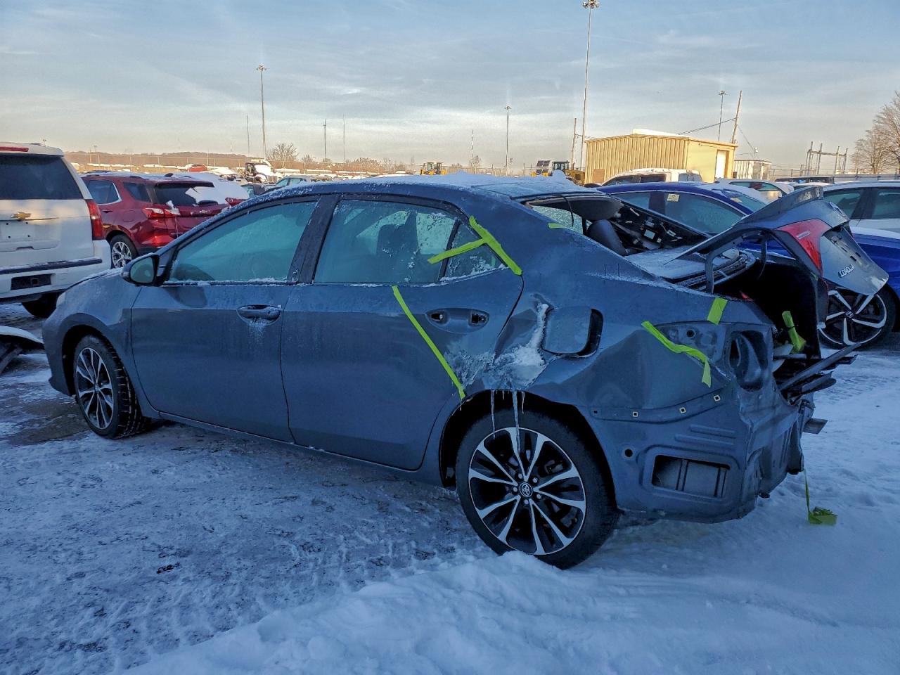 2018 TOYOTA COROLLA L photo 2