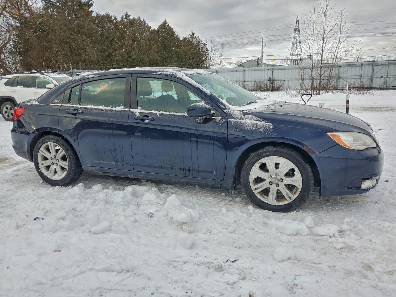 2013 CHRYSLER 200 TOURING photo 4