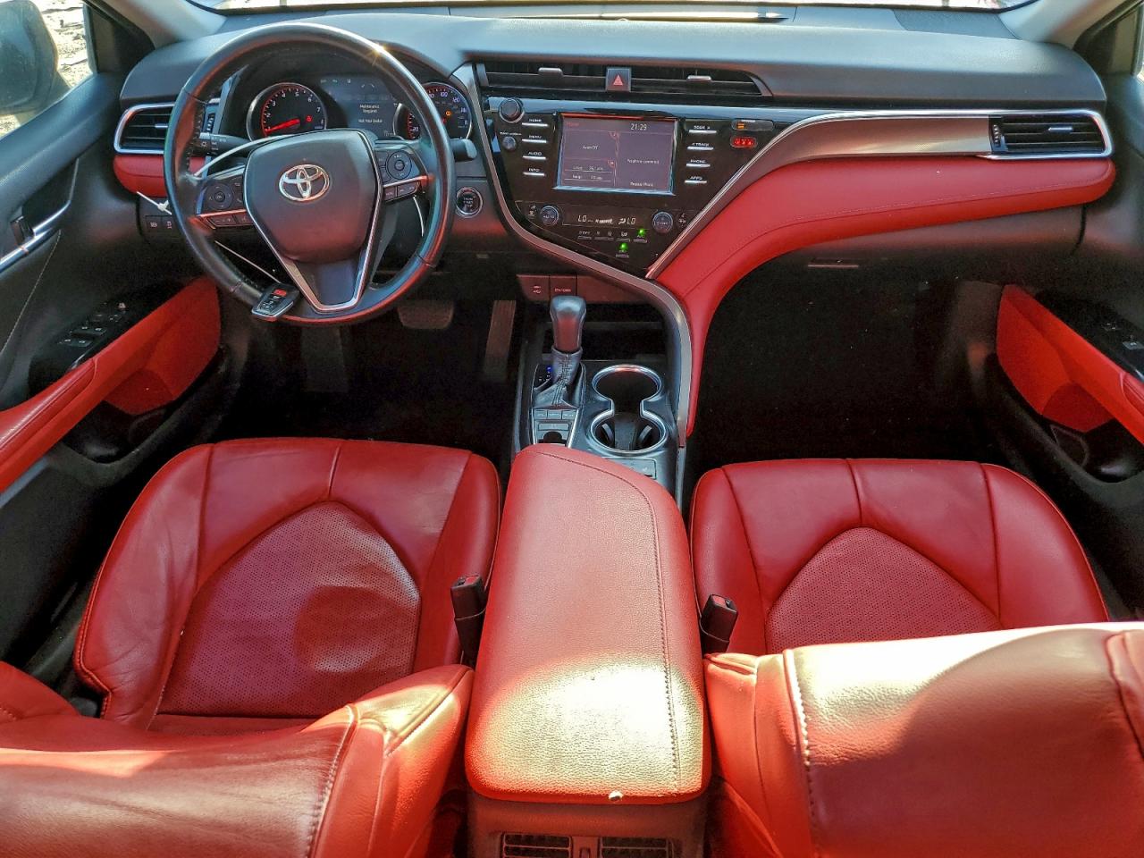 2018 TOYOTA CAMRY XSE photo 8
