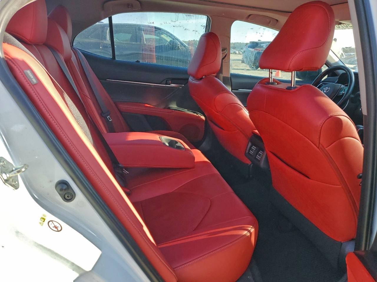 2018 TOYOTA CAMRY XSE photo 10