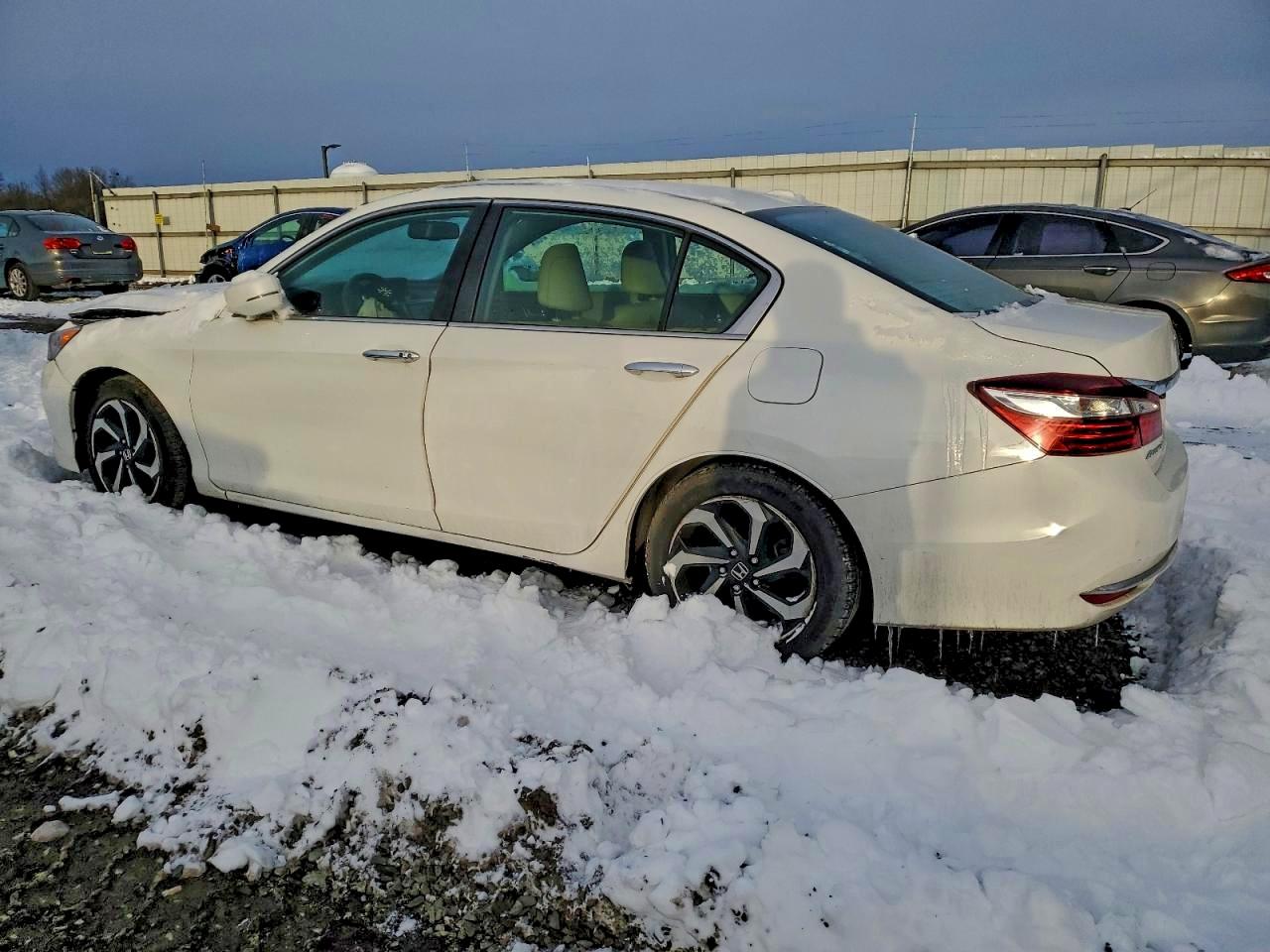 2016 HONDA ACCORD EXL photo 2