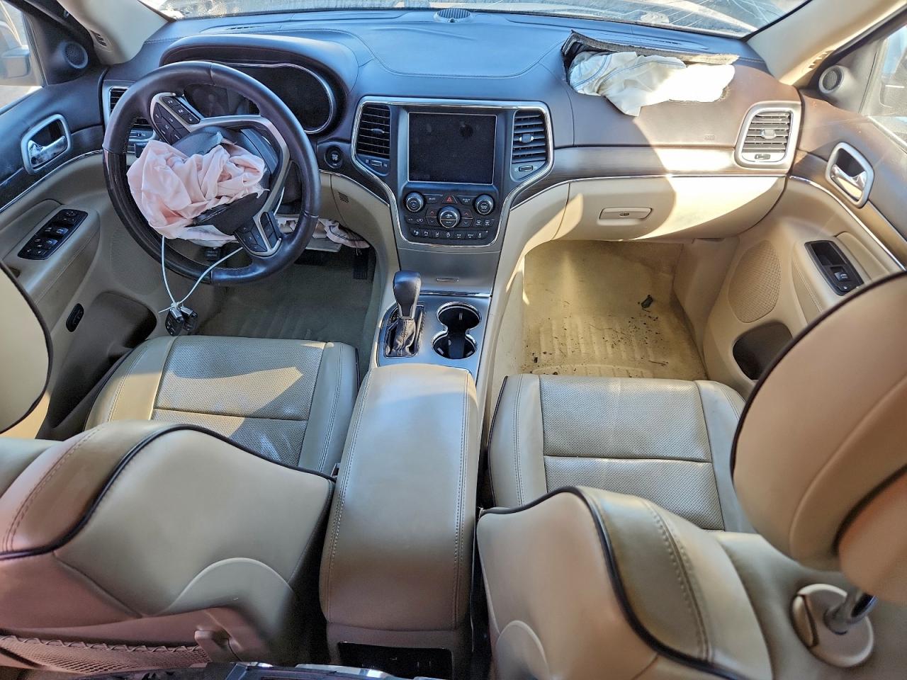 2018 JEEP GRAND CHEROKEE OVERLAND photo 8