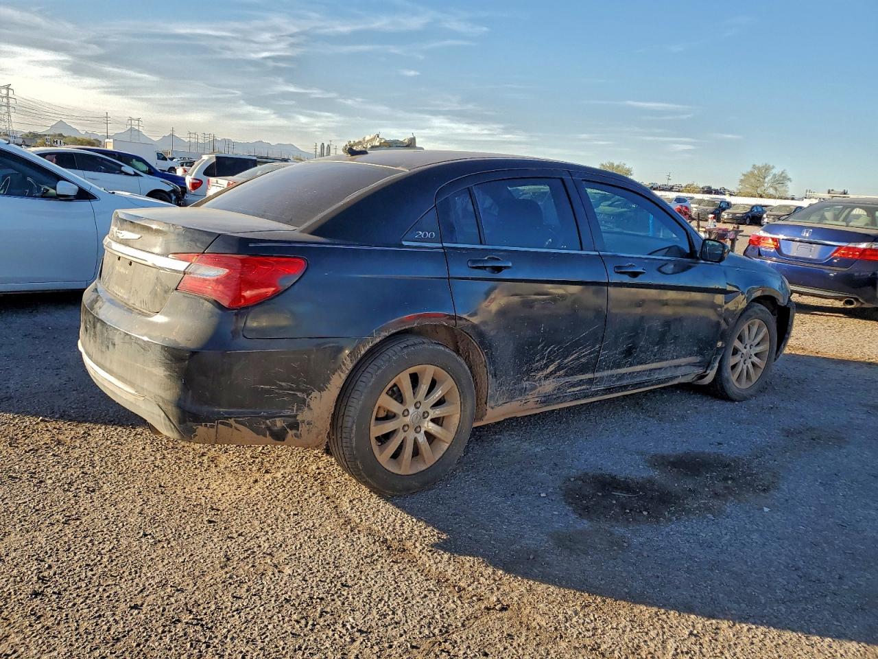 2013 CHRYSLER 200 TOURING photo 3
