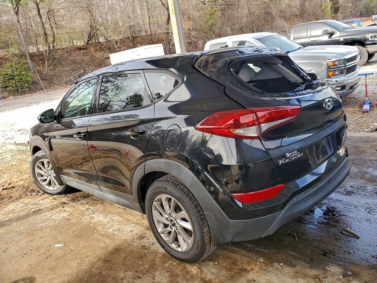 2017 HYUNDAI TUCSON SE photo 2