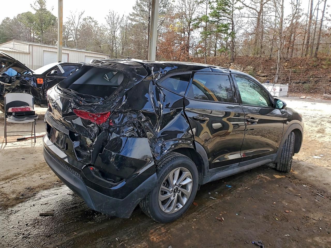 2017 HYUNDAI TUCSON SE photo 3