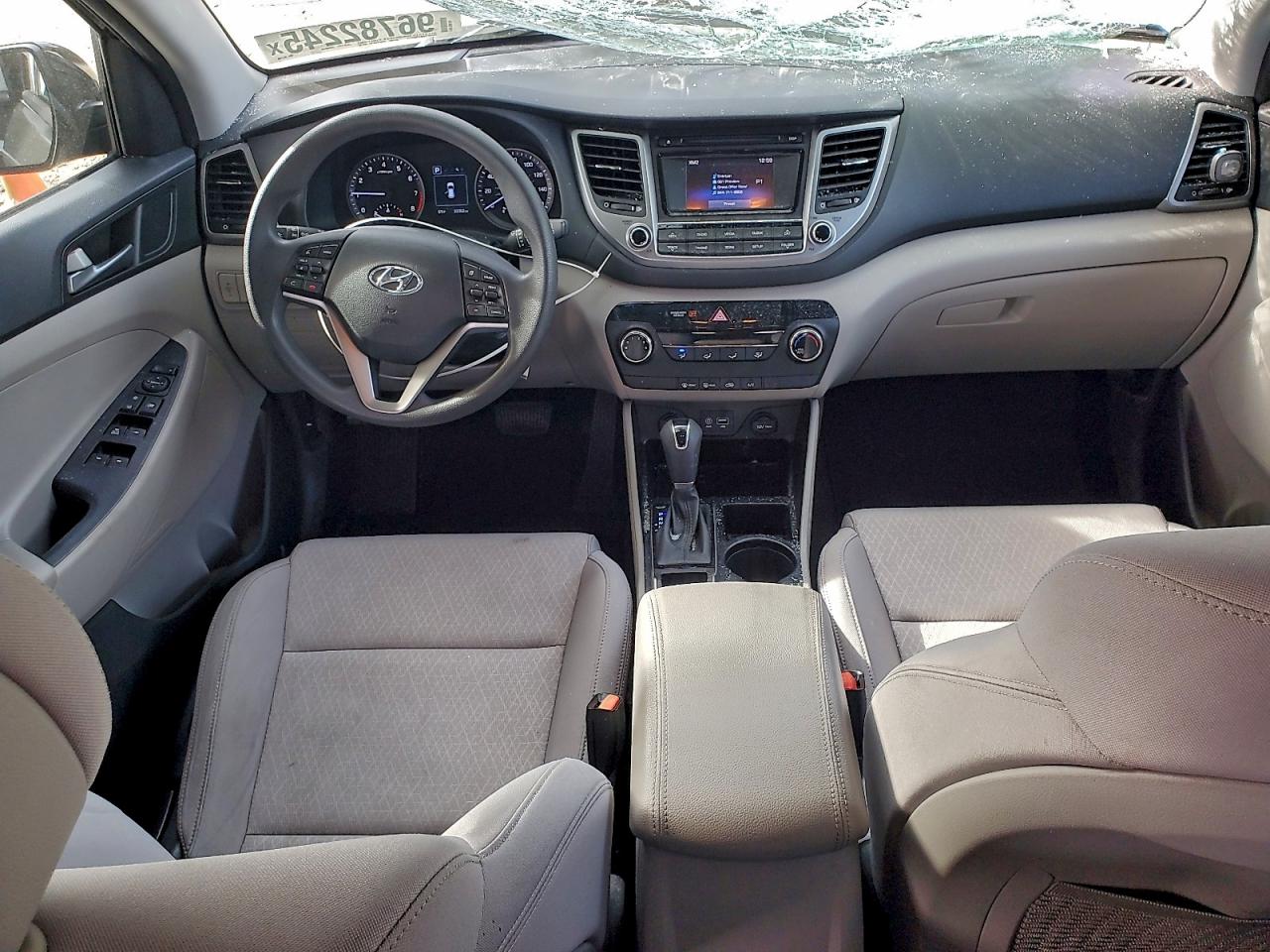 2017 HYUNDAI TUCSON SE photo 8