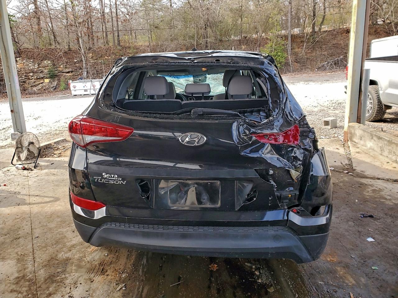 2017 HYUNDAI TUCSON SE photo 6