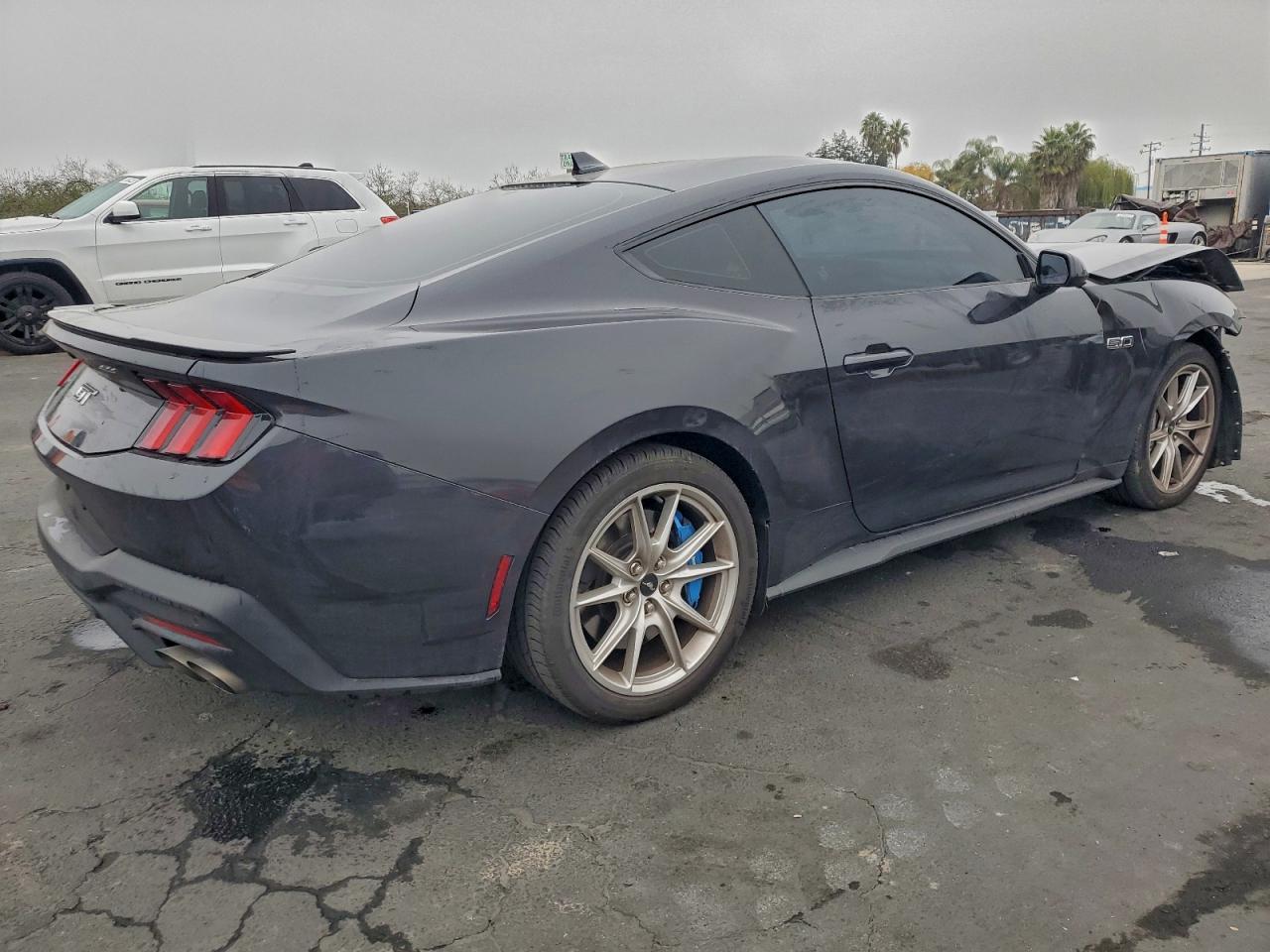 2024 FORD MUSTANG GT photo 3