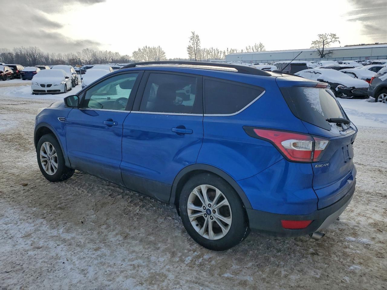 2017 FORD ESCAPE SE photo 2