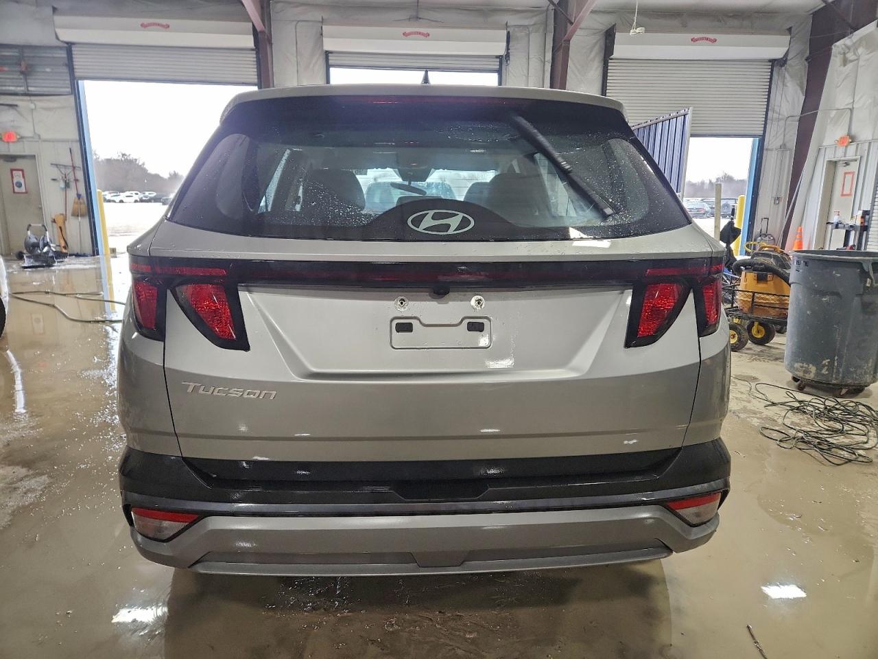 2025 HYUNDAI TUCSON SE photo 11