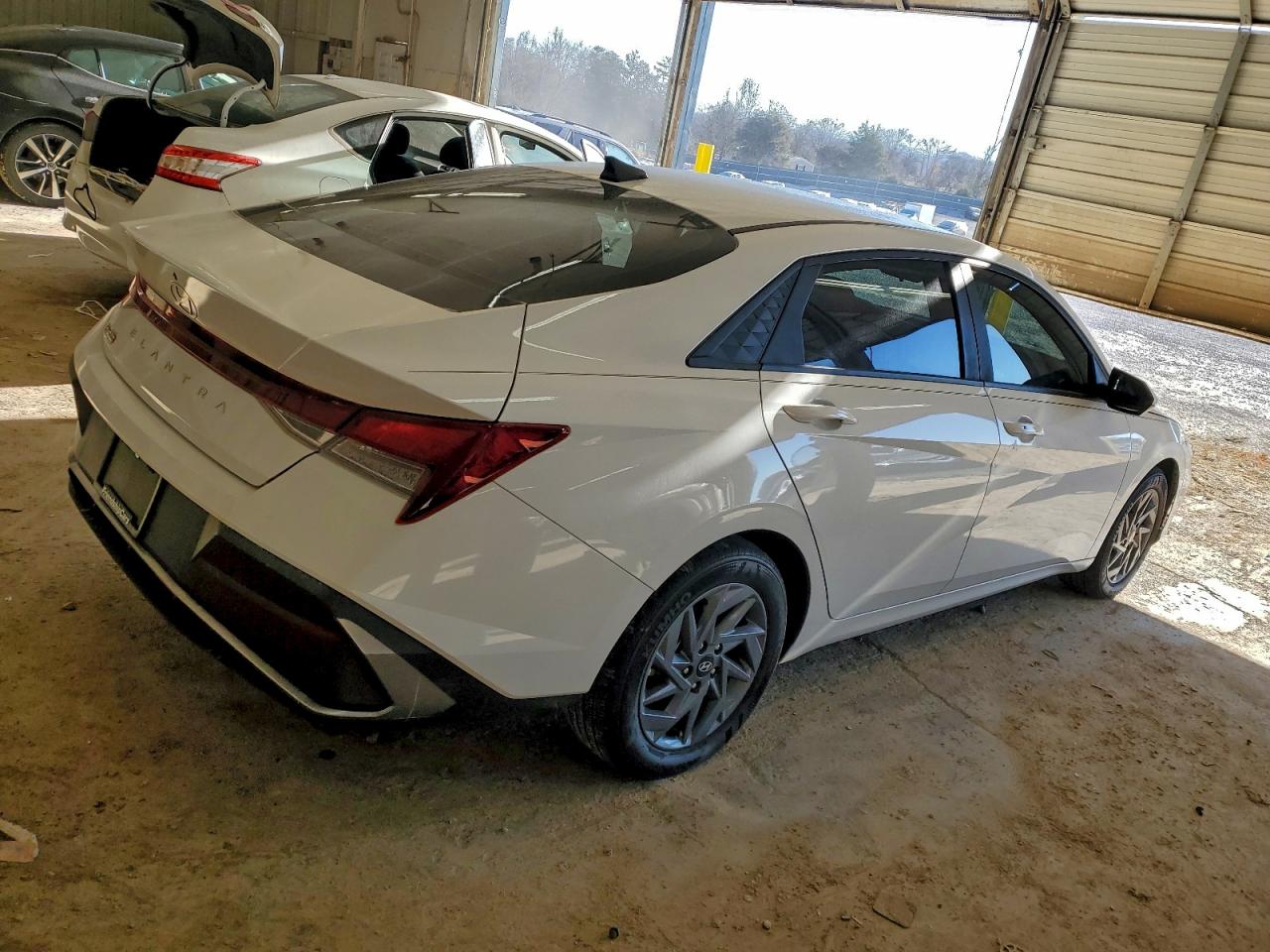 2024 HYUNDAI ELANTRA SEL photo 5