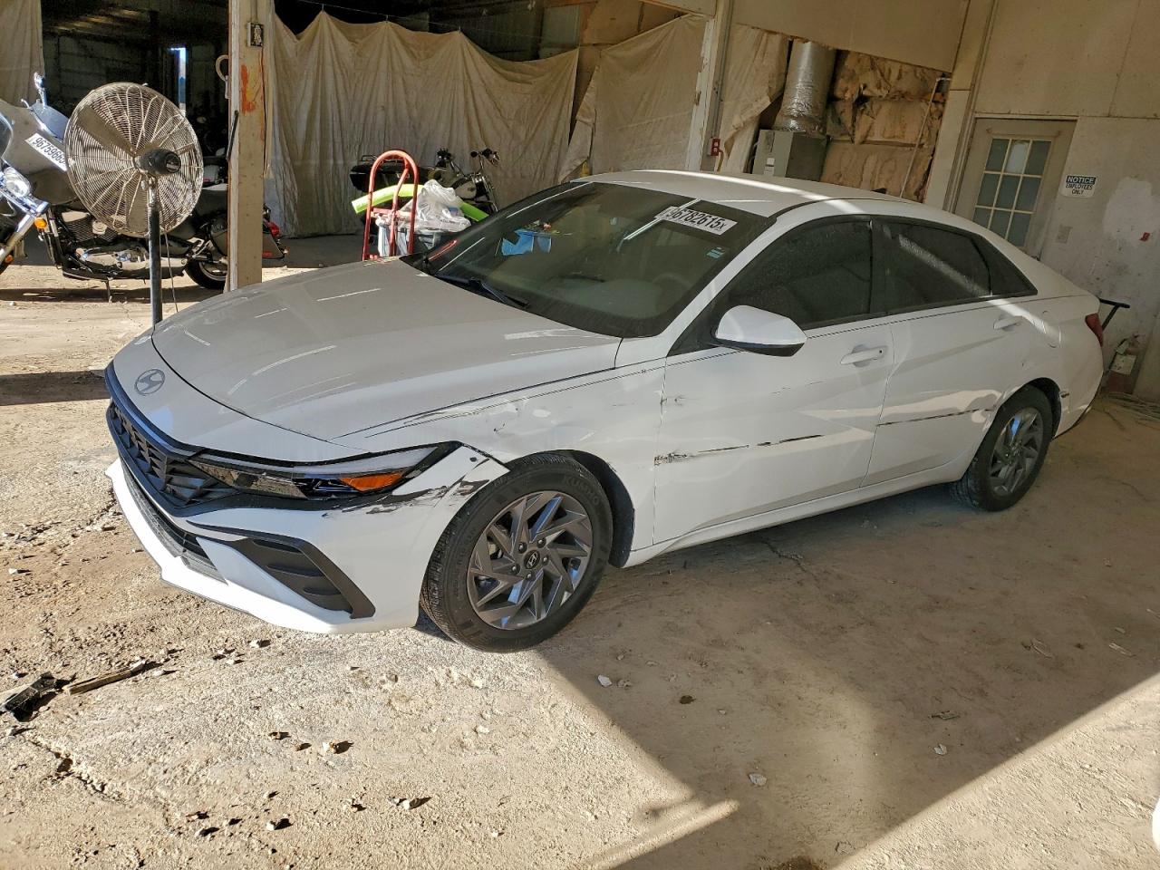 2024 HYUNDAI ELANTRA