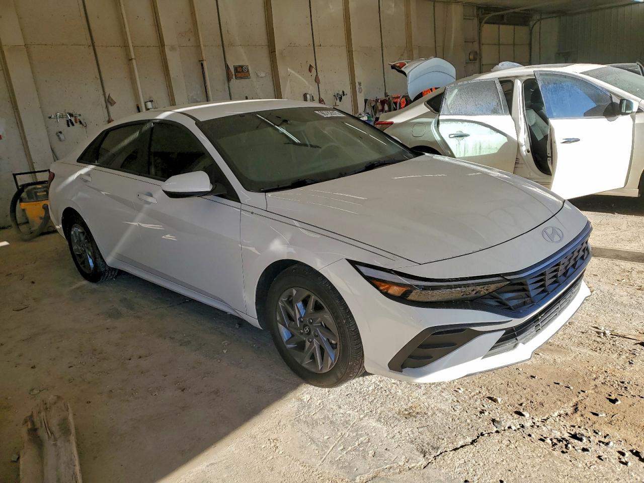 2024 HYUNDAI ELANTRA SEL photo 7