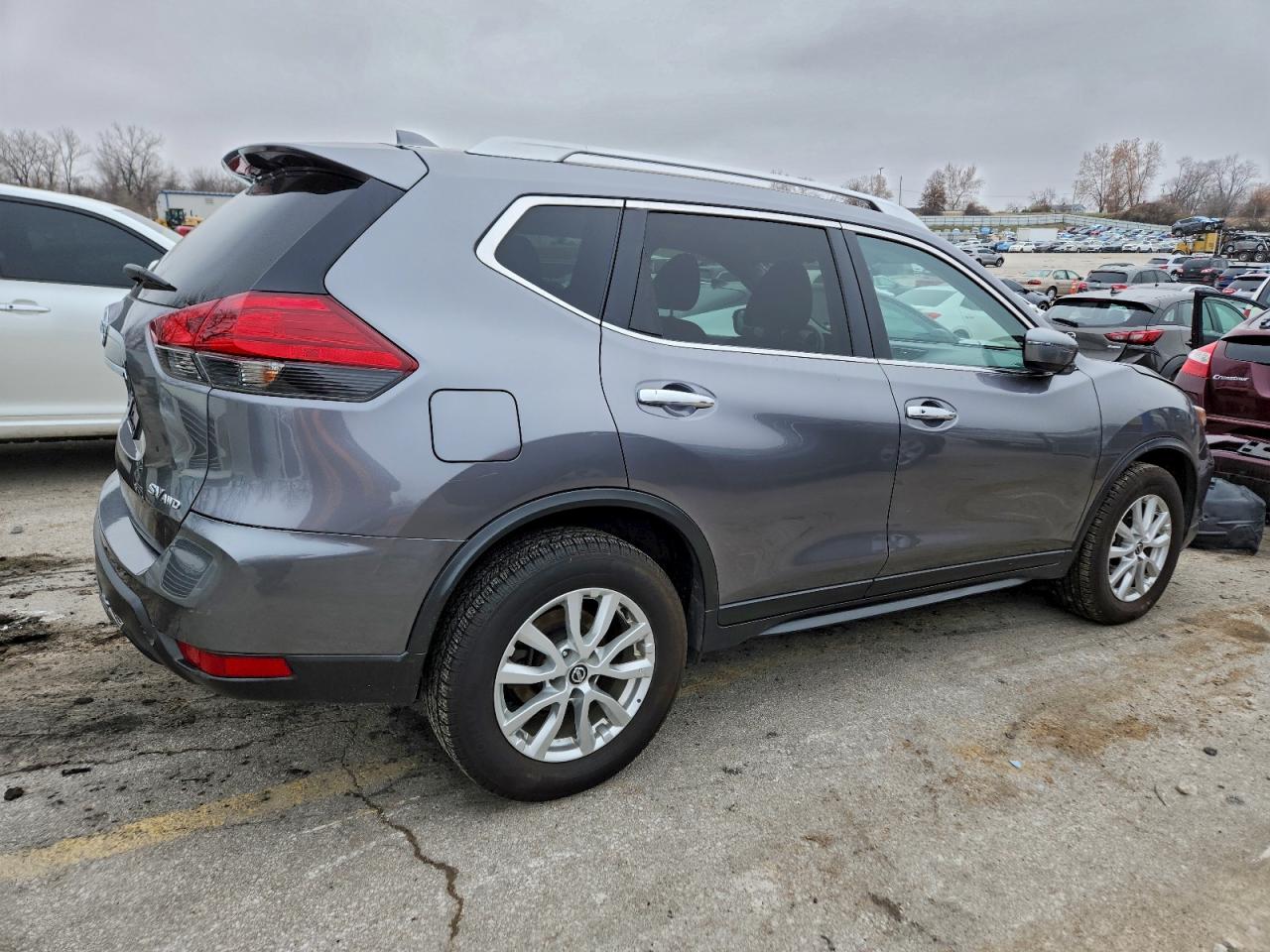 2017 NISSAN ROGUE S photo 3