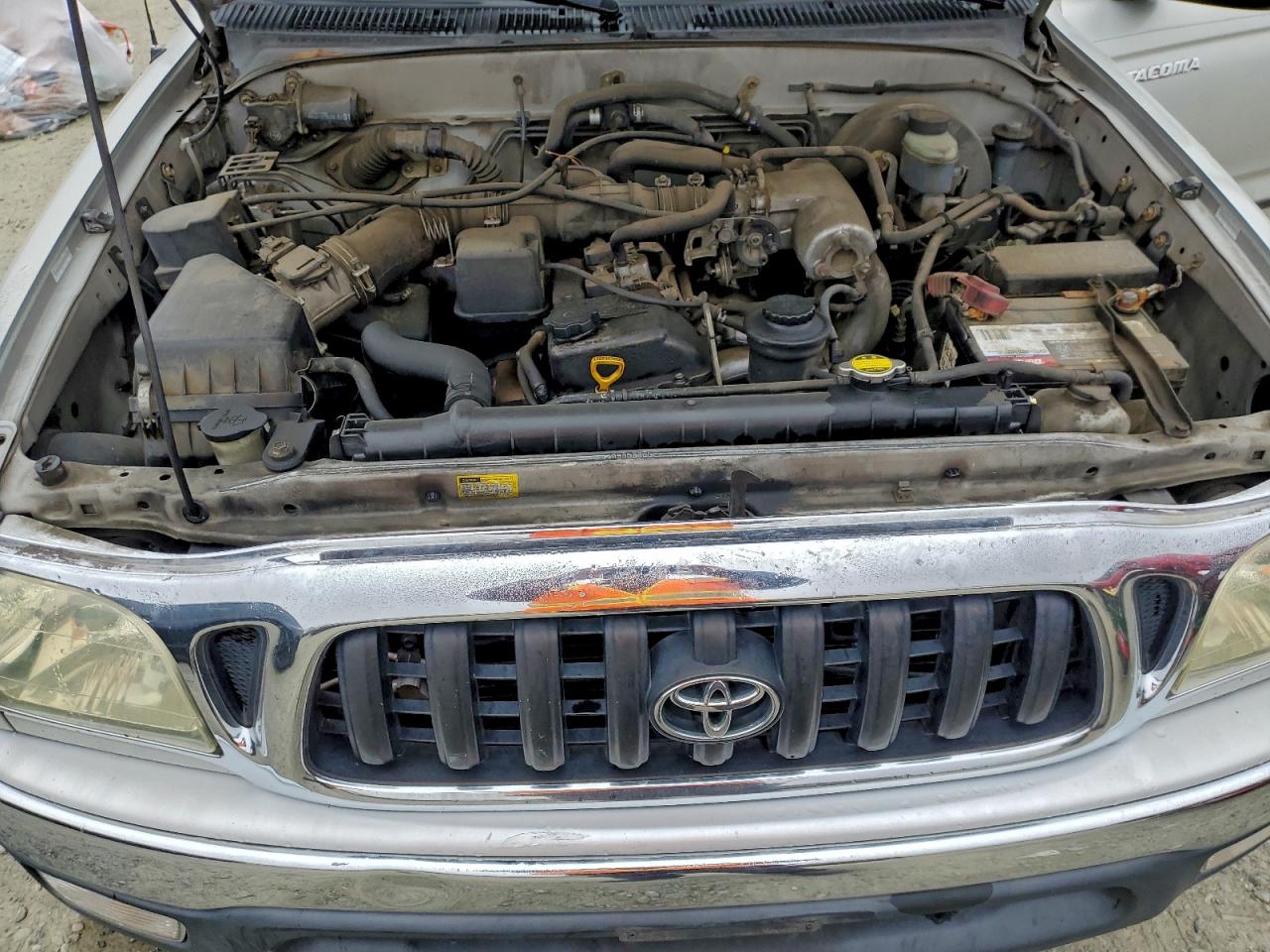 2004 TOYOTA TACOMA XTRACAB photo 11