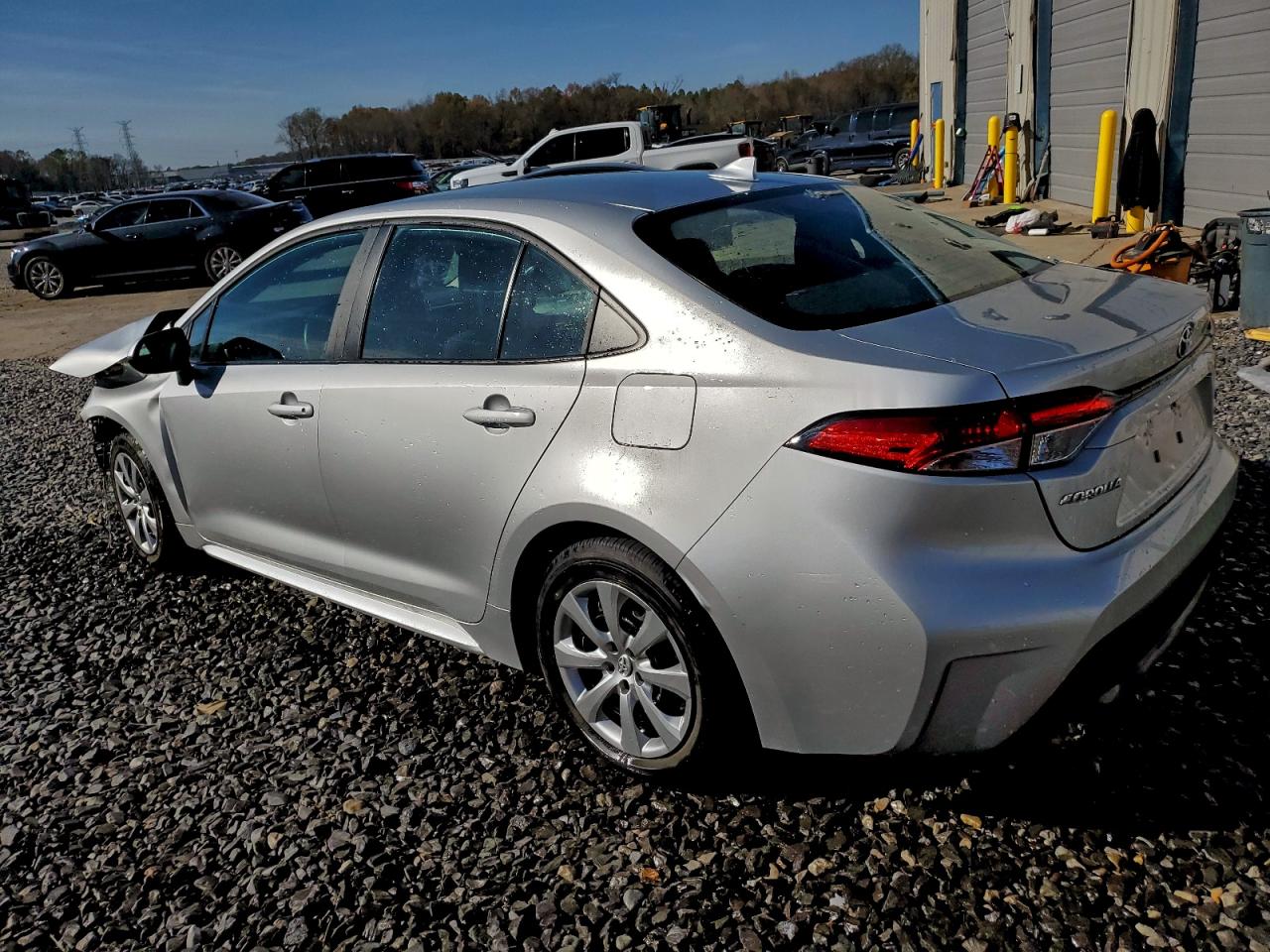 2025 TOYOTA COROLLA LE photo 2