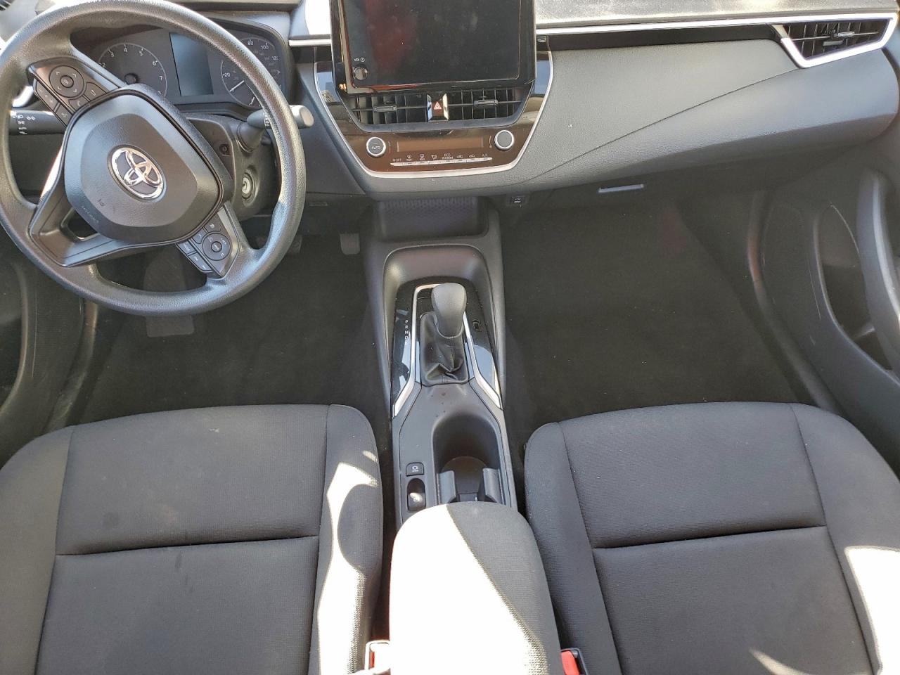 2025 TOYOTA COROLLA LE photo 8