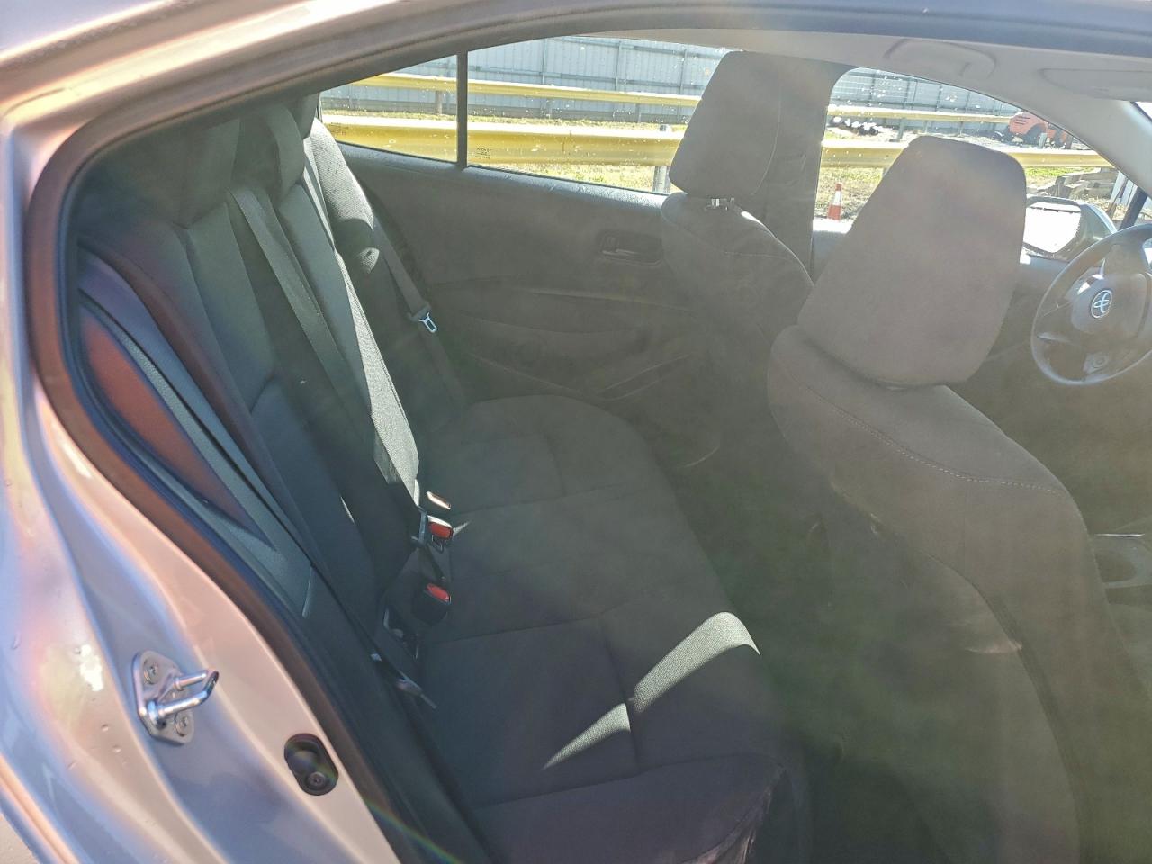 2025 TOYOTA COROLLA LE photo 10
