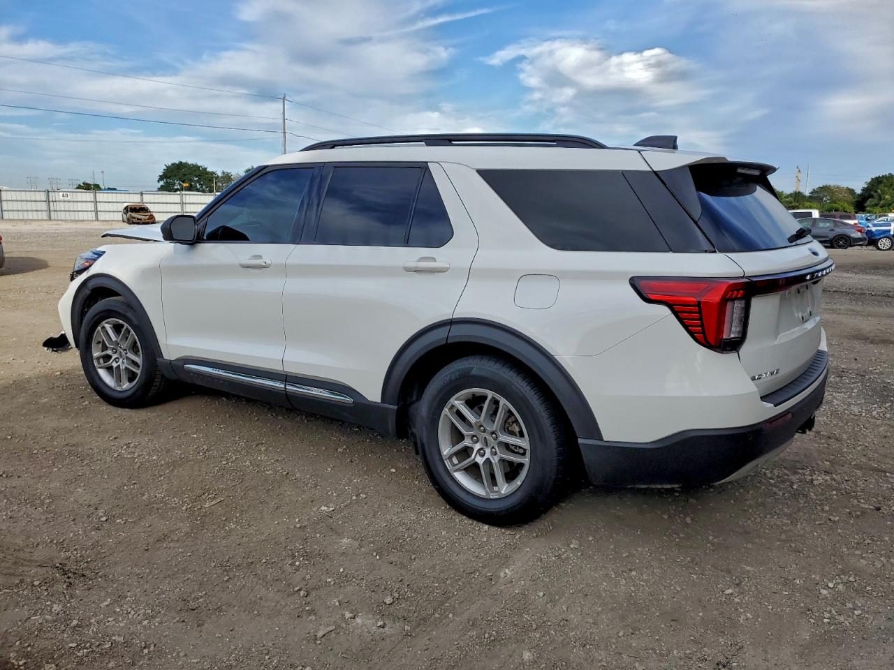2025 FORD EXPLORER ACTIVE photo 2