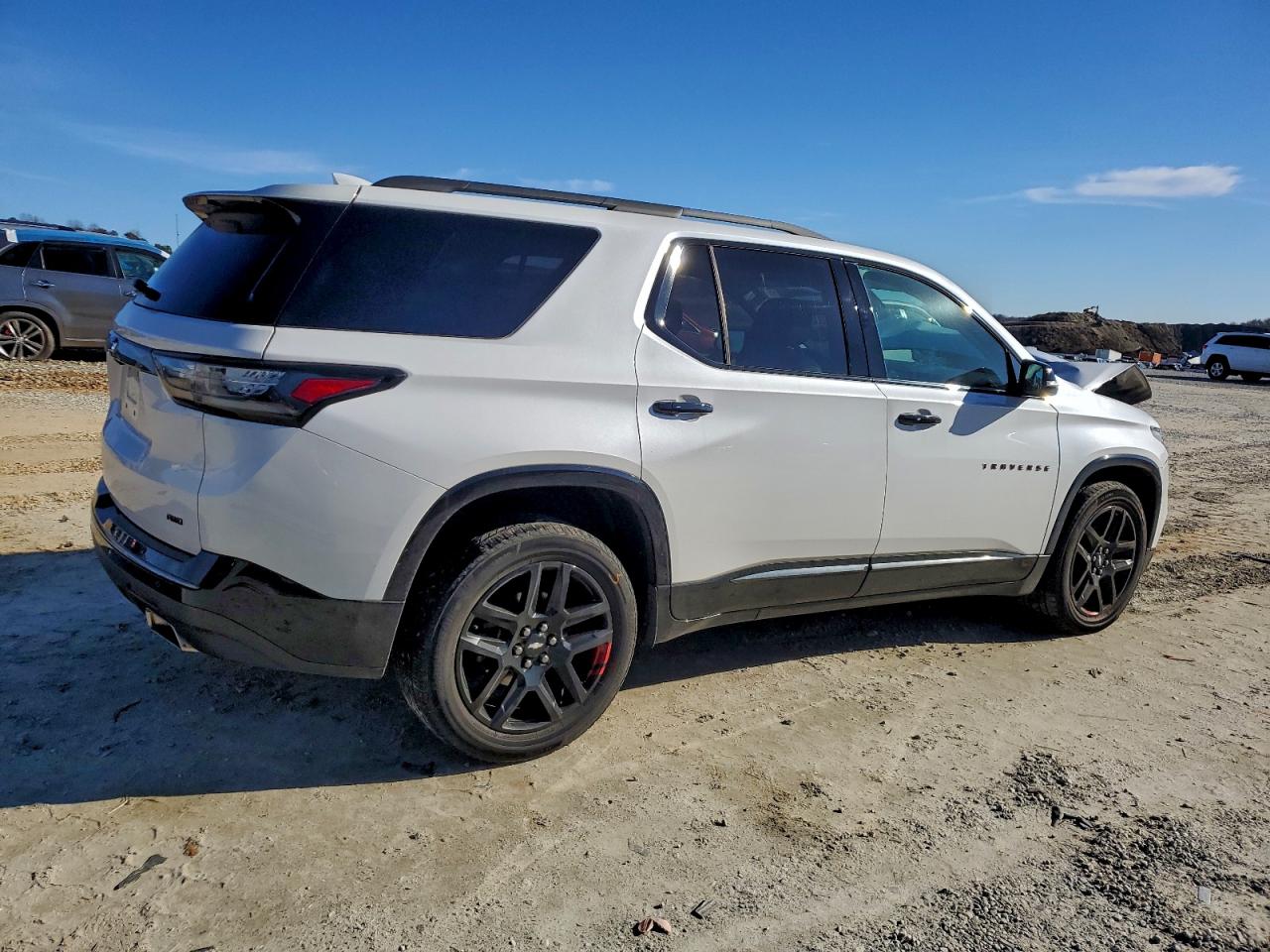 2020 CHEVROLET TRAVERSE PREMIER photo 3