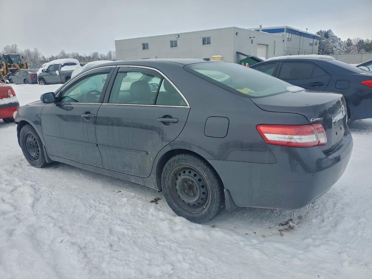 2011 TOYOTA CAMRY BASE photo 4