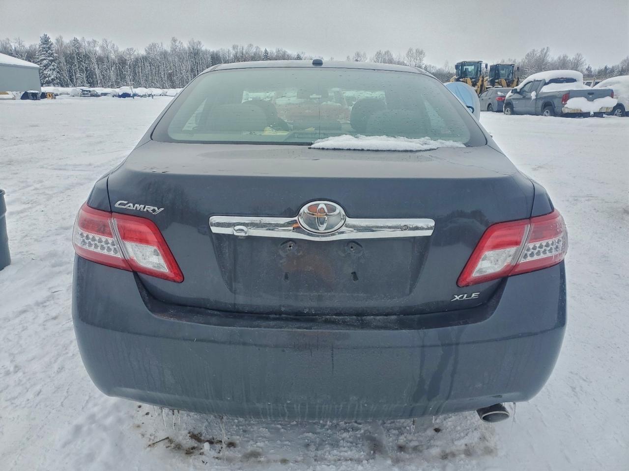2011 TOYOTA CAMRY BASE photo 16