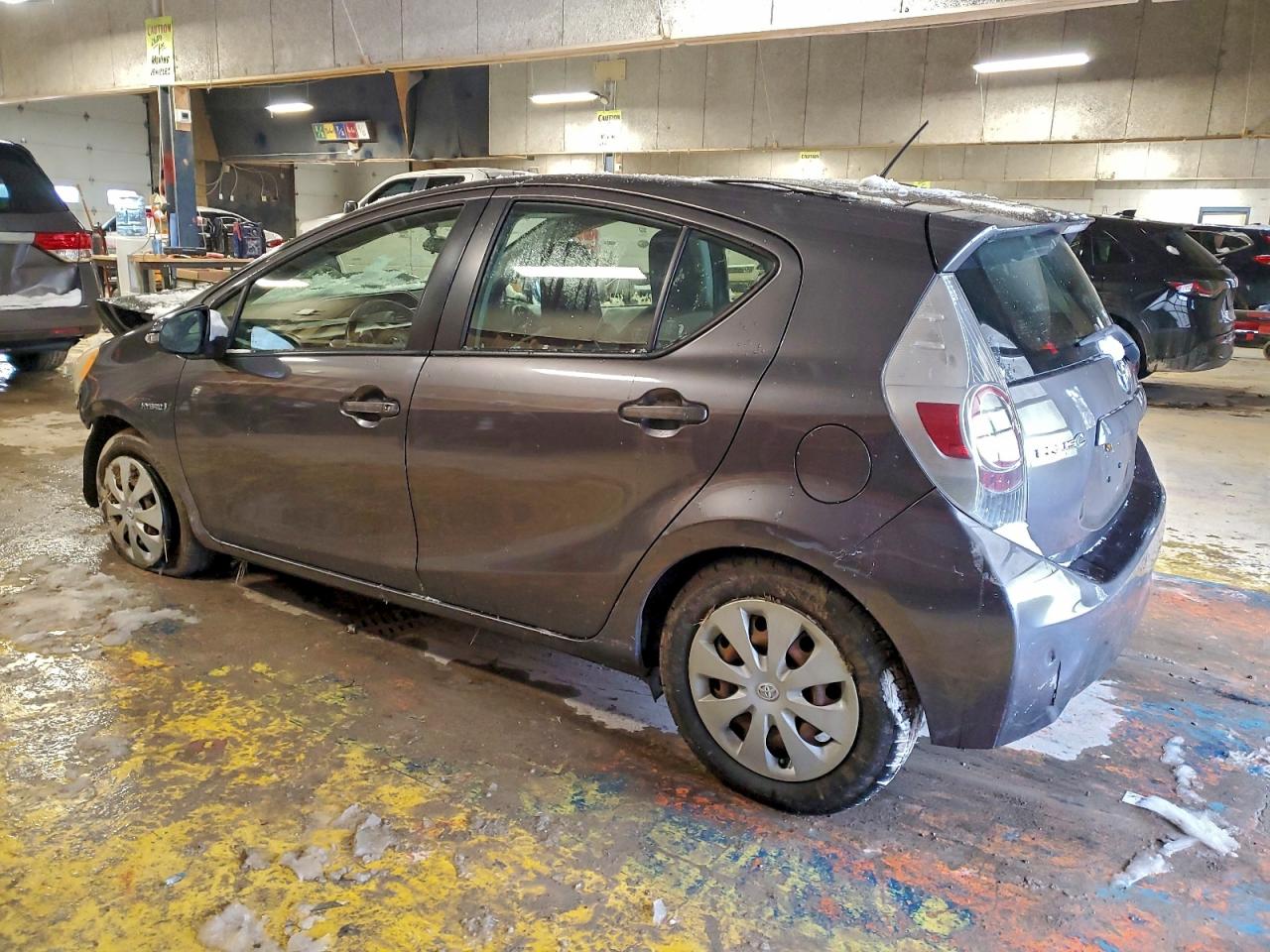 2013 TOYOTA PRIUS C photo 2