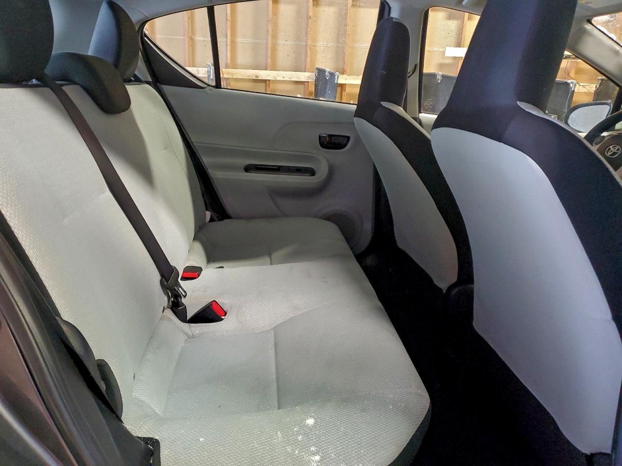 2013 TOYOTA PRIUS C photo 10